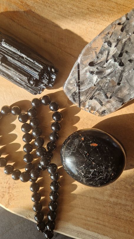 Perle de tourmaline noire